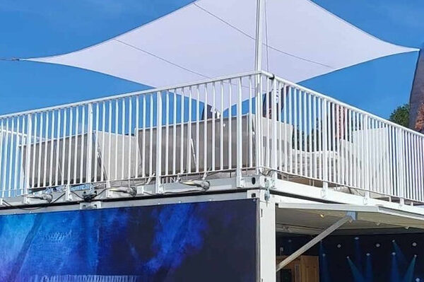 Conteneur événementiel extensible 2x20DV avec terrasse sur le toit – Image 7