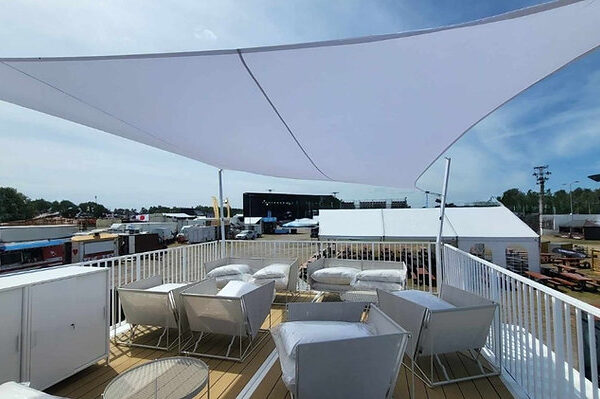 Conteneur événementiel extensible 2x20DV avec terrasse sur le toit – Image 6